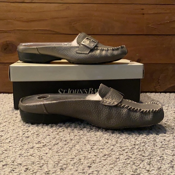 St. John’s Bay Celia Slip On Shoes in Pewter 8.5 - Picture 3 of 8